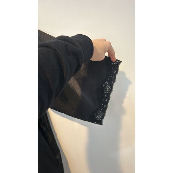 Frederick’s of Hollywood Black Silk Short Robe Tie Medium Pockets Nighty Lace - Picture 4 of 4